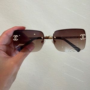 Vintage Chanel sunglasses like new